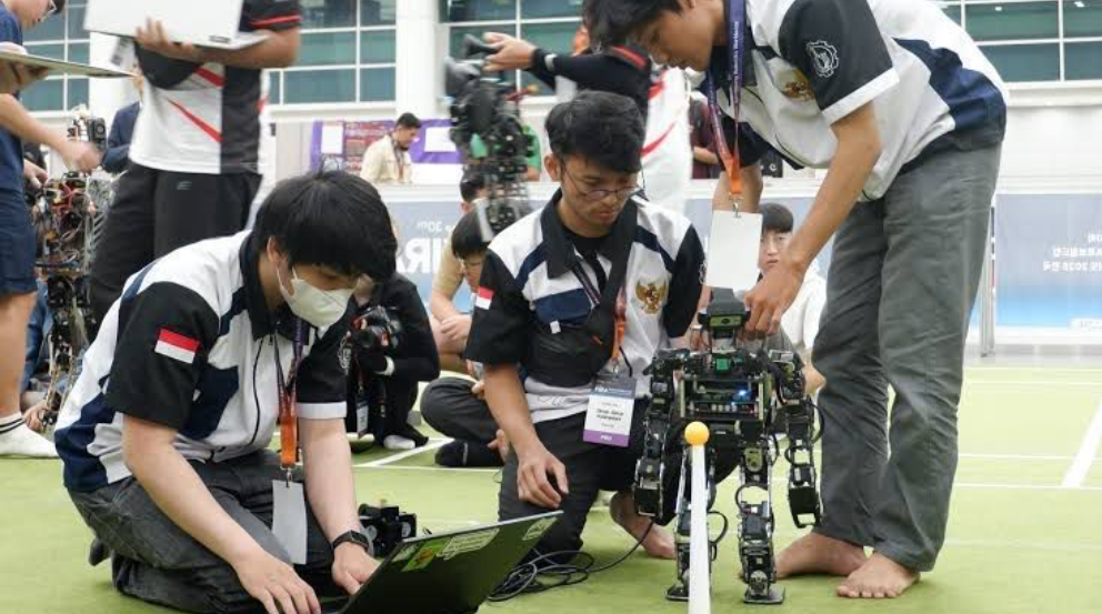Raih Medali di Kancah Internasional, Tim Robotik Ichiro ITS Dapat Apresiasi Daihatsu