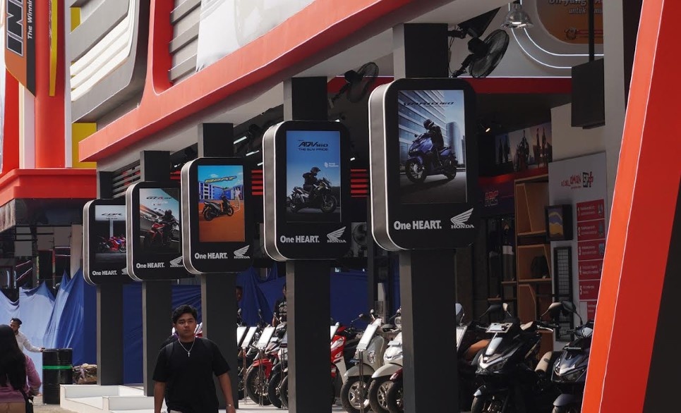 Bukan Cuma Jualan Motor, Booth Honda di JFK 2026 Disulap Jadi Kiblat Kalcer Modifikasi dan EV Futuristik!