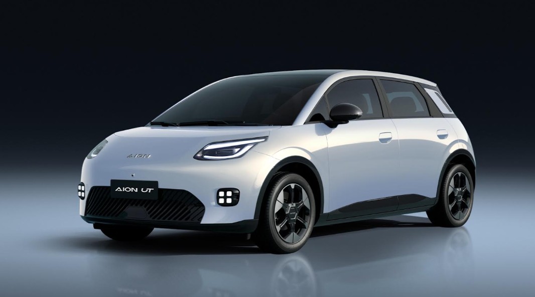 Penjualan GAC AION UT Tembus 2.010 Unit, Jadi Model Terlaris di Segmen Medium Hatchback EV