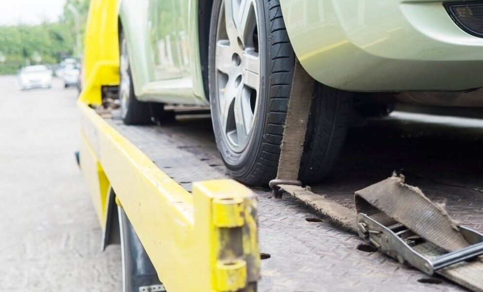 Berapa Sih Biaya Buat Derek Mobil yang Mogok? Catat Nih Rinciannya, Jangan Ketipu!