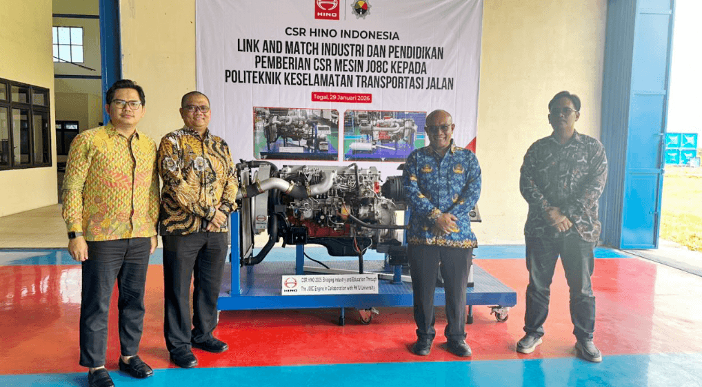 Jembatani Dunia Pendidikan dan Industri, Hino Donasikan Mesin J08C ke PKTJ Tegal