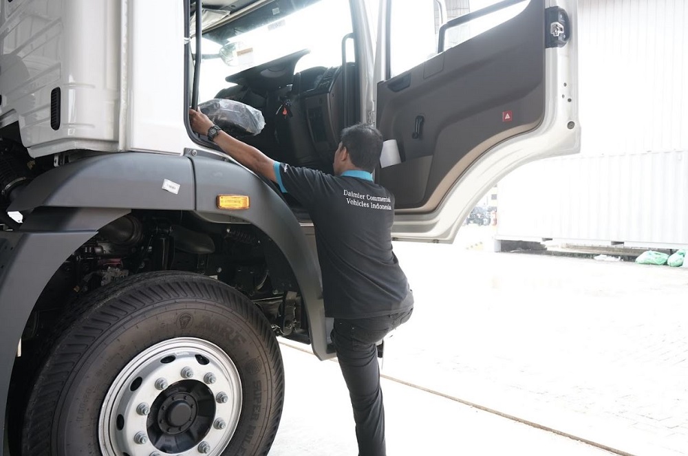 Mengoptimalkan Posisi Berkendara Truk Mercedes-Benz Axor Demi Keselamatan