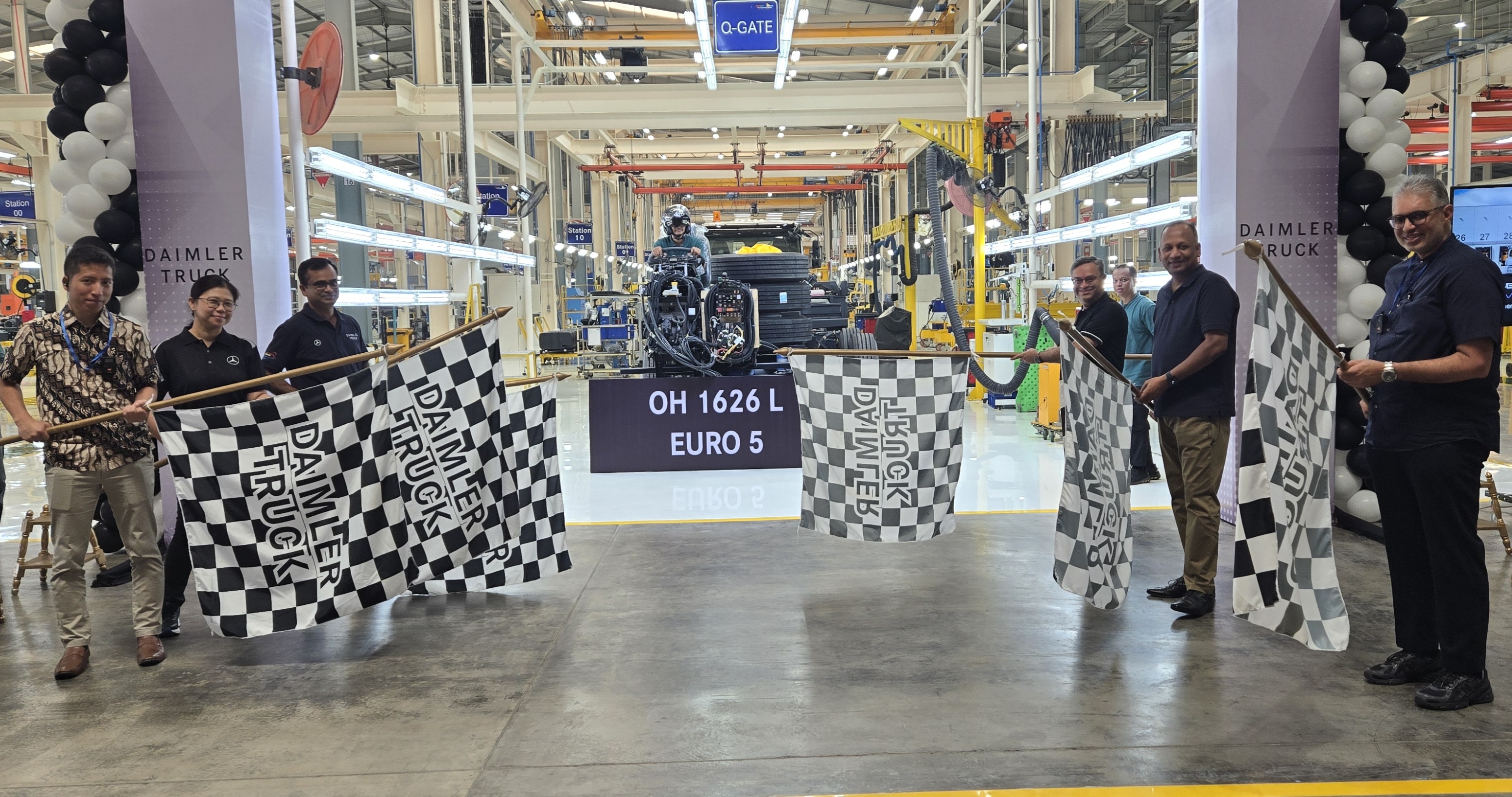 DCVMI Ekspor Unit Perdana Sasis Bus Mercedes-Benz 1626L Euro 5 Produksi Lokal ke Pasar ASEAN