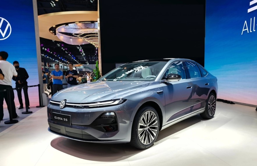 Gokil! VW Rilis Sedan PHEV Rp 200 Jutaan, Fiturnya Bikin Kompetitor Ketar-ketir