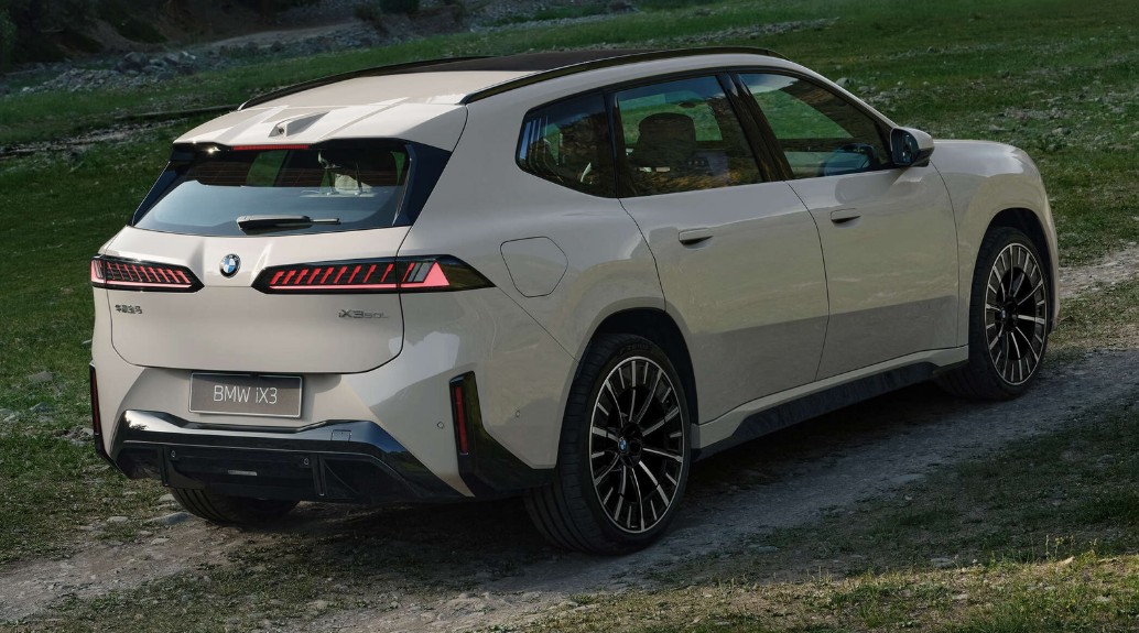 BMW iX3 L Generasi Terbaru Meluncur, Punya Tenaga 469 PS dan Jarak Tempuh Tembus 919 Km