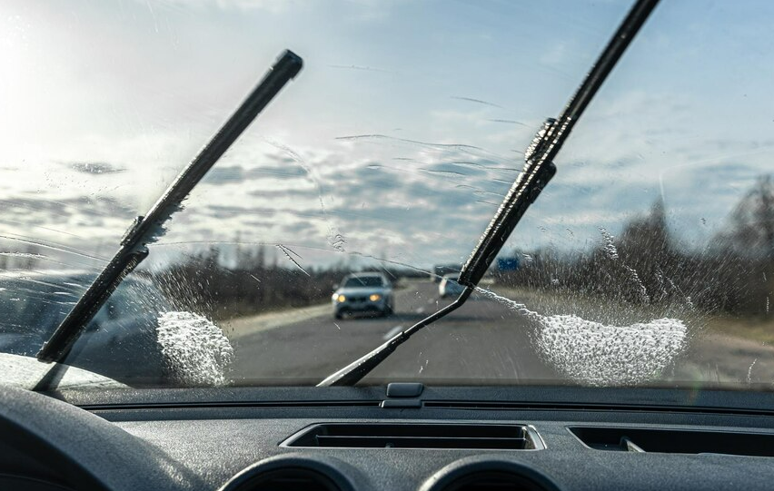 Lakukan Ini Agar Wiper Mobil Anda Menjadi Awet Dan Tidak Membuat Baret Di Kaca 