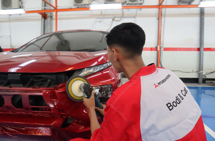 Mitsubishi Buka Fasilitas Bodi & Cat Perdana di Surabaya