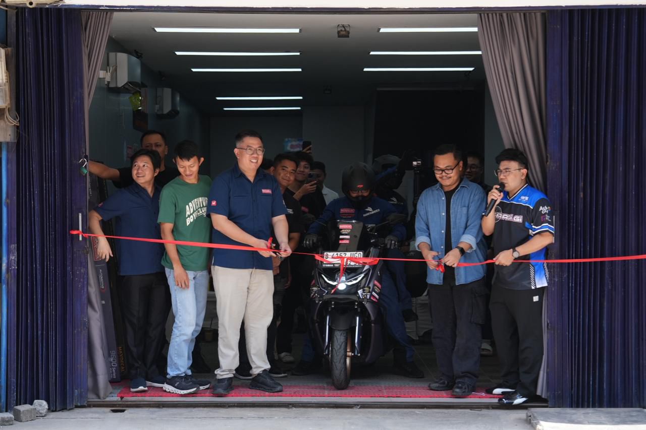 Maxdecal Foodie: Cara Unik Maxdecal dan Pasutri Touring Promosikan UMKM Kuliner