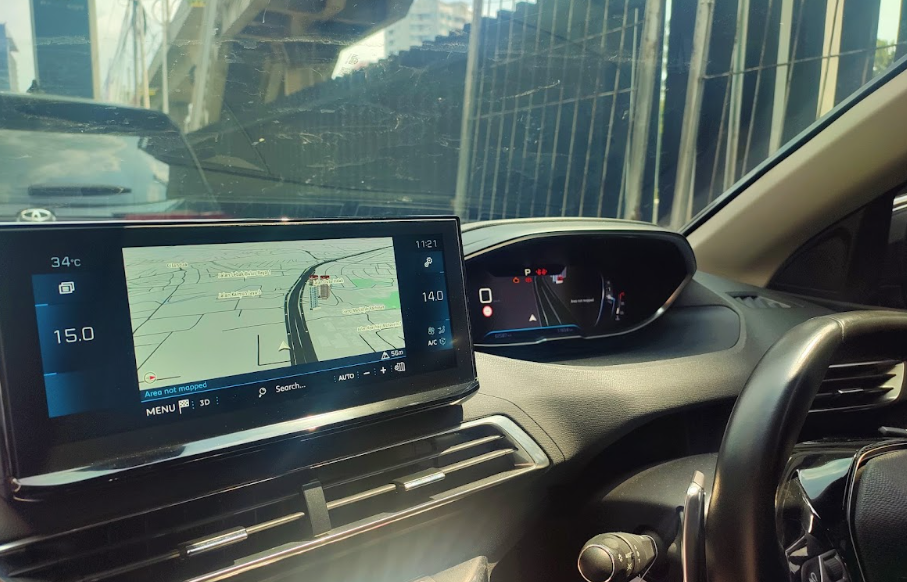Biar Nggak Nyasar di Jalan, Begini Cara Aman Navigasi Pakai Digital Maps ala Peugeot