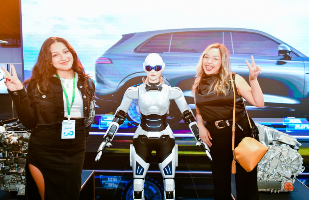 Chery Perkenalkan AiMOGA: Robot Humanoid dengan Kecerdasan AI untuk Layanan Pintar