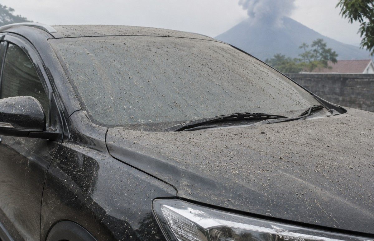 Abu Vulkanik Nempel di Mobil Jangan Langsung Digosok, Ini Risiko yang Bisa Terjadi pada Cat