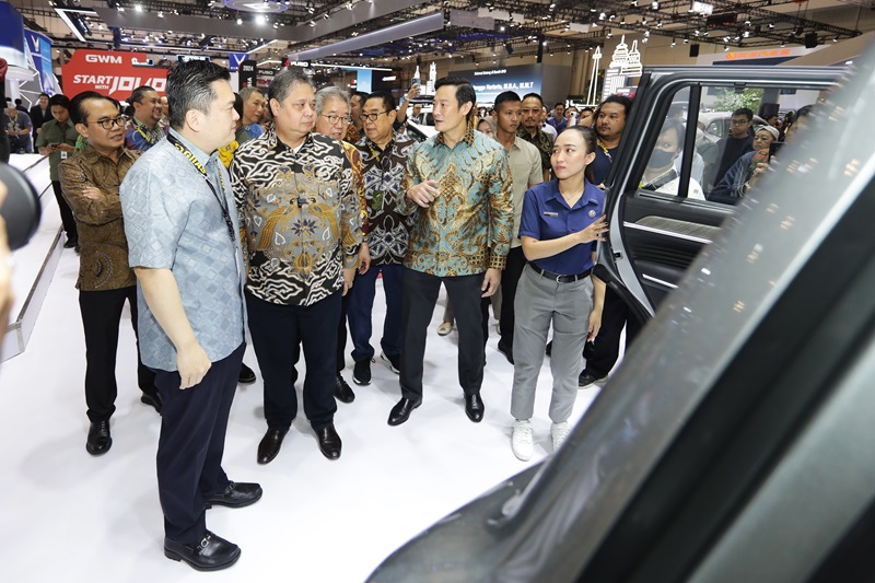 Kunjungan Menteri Airlangga Hartarto ke GWM Discovery Hub di Ajang GIIAS 2024