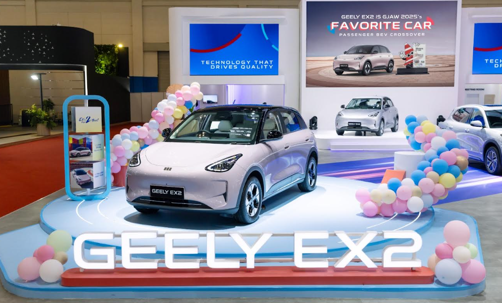 Luar Biasa! Geely Bukukan 1.200 SPK di GJAW 2025, EX2 Jadi Primadona