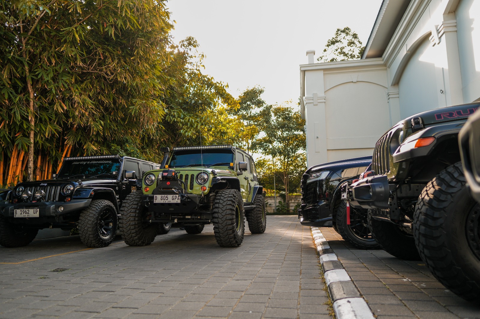 Rayakan Anniversary ke-12, JKONE Owners Club Gelar Touring dan Bakti Sosial