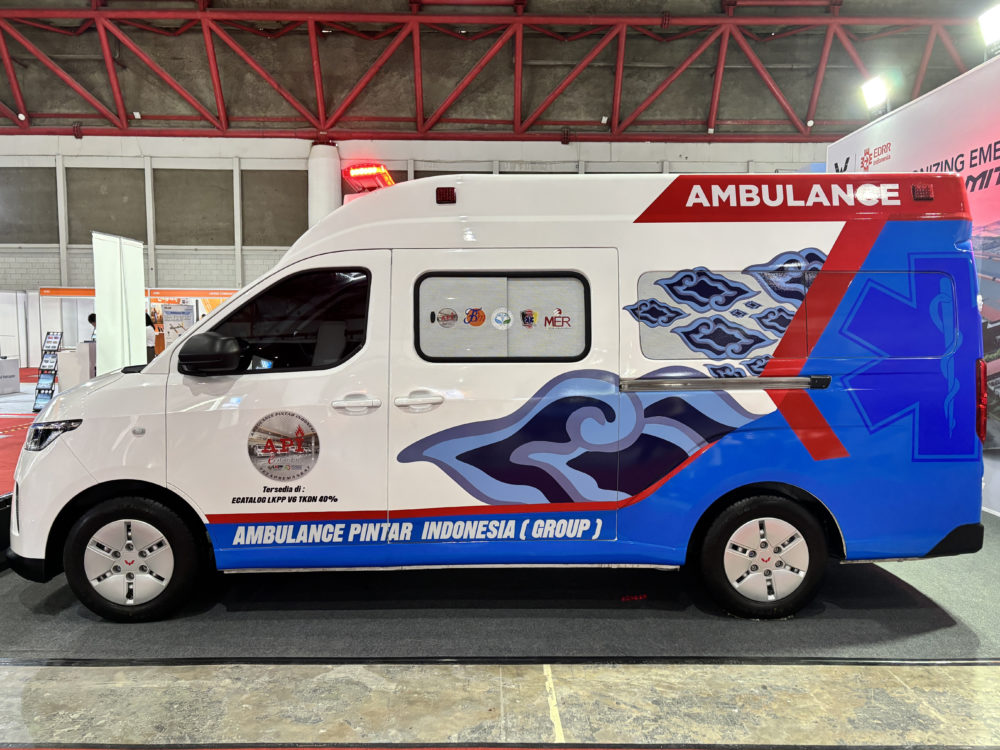 Wuling Perkenalkan Mitra EV Ambulans Go Green di Ajang EDRR Indonesia 2025