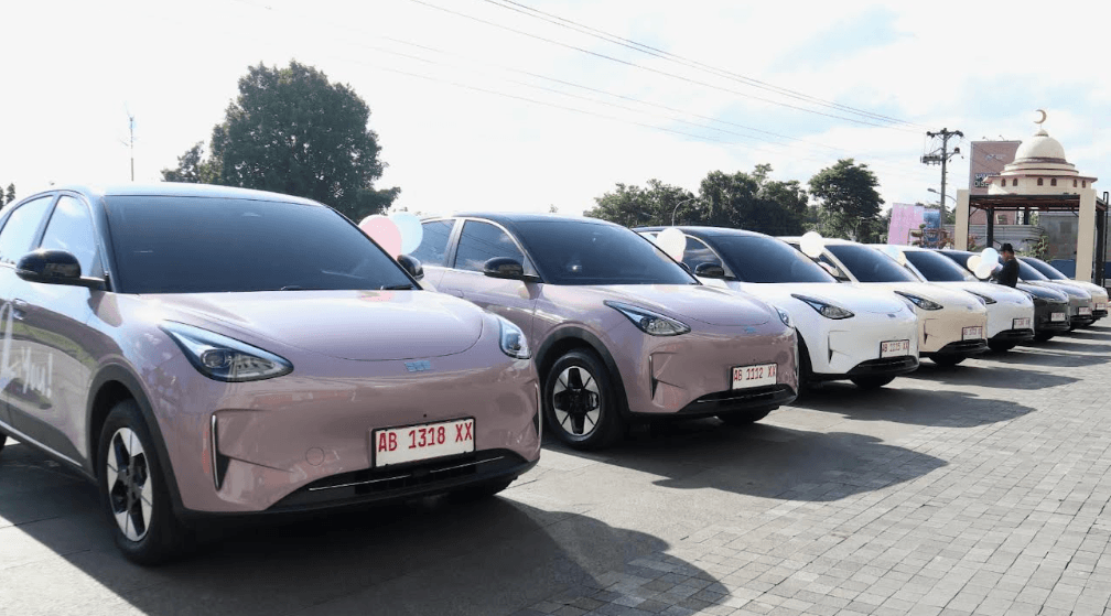 Geely Indonesia Mulai Kirim Unit EX2 ke Konsumen di Luar Jabodetabek