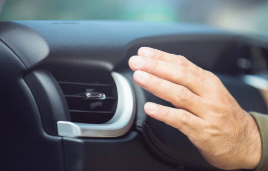 Tips Merawat AC Mobil agar Tetap Dingin dan Tidak Bau, Simpel Banget Sob!