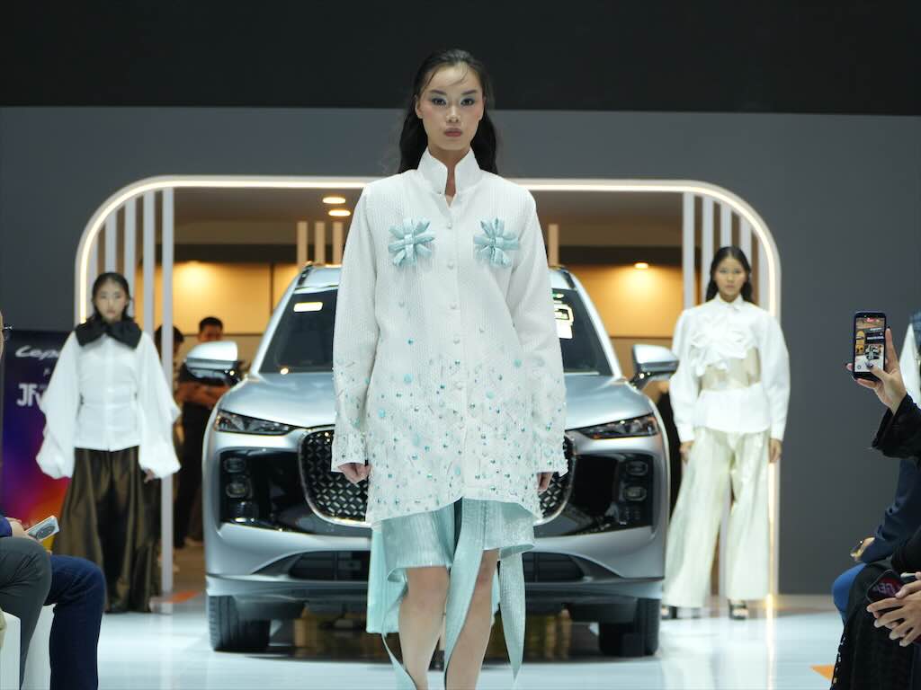 LEPAS Hadirkan Perpaduan Mobilitas dan Fashion Bersama Jakarta Fashion Week di GIIAS 2026