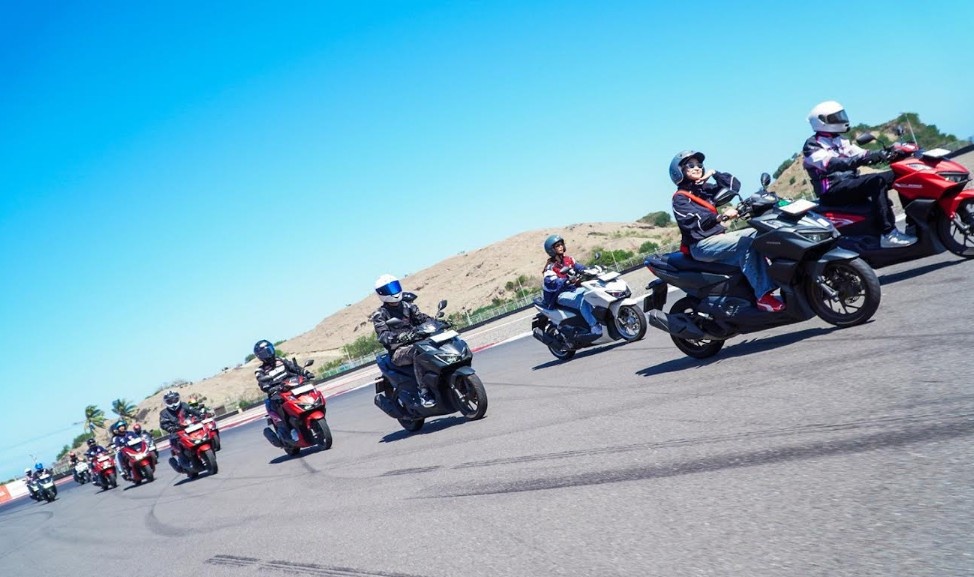 Touring, Night Ride, dan Track Day: Cara Seru Wahana Honda Manjakan Komunitas Vario 160 di Lombok