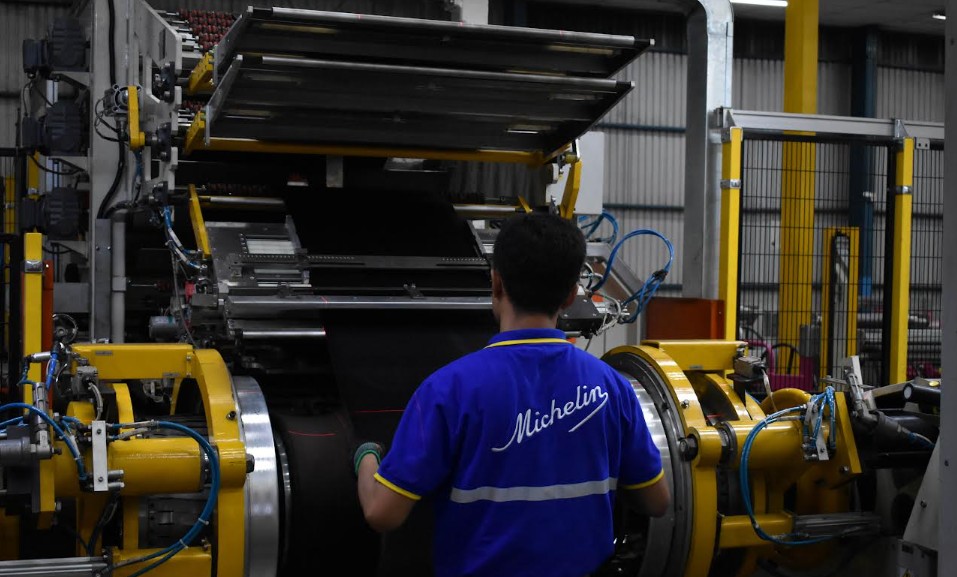 Beda Kebutuhan, Beda Pilihan! Kenali Karakter Ban BFGoodrich Advantage Touring dan g-Force Phenom