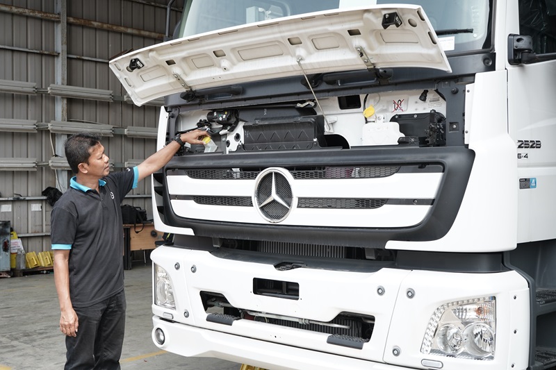 Tips Sebelum Mengendarai Truk Mercedes-Benz Axor