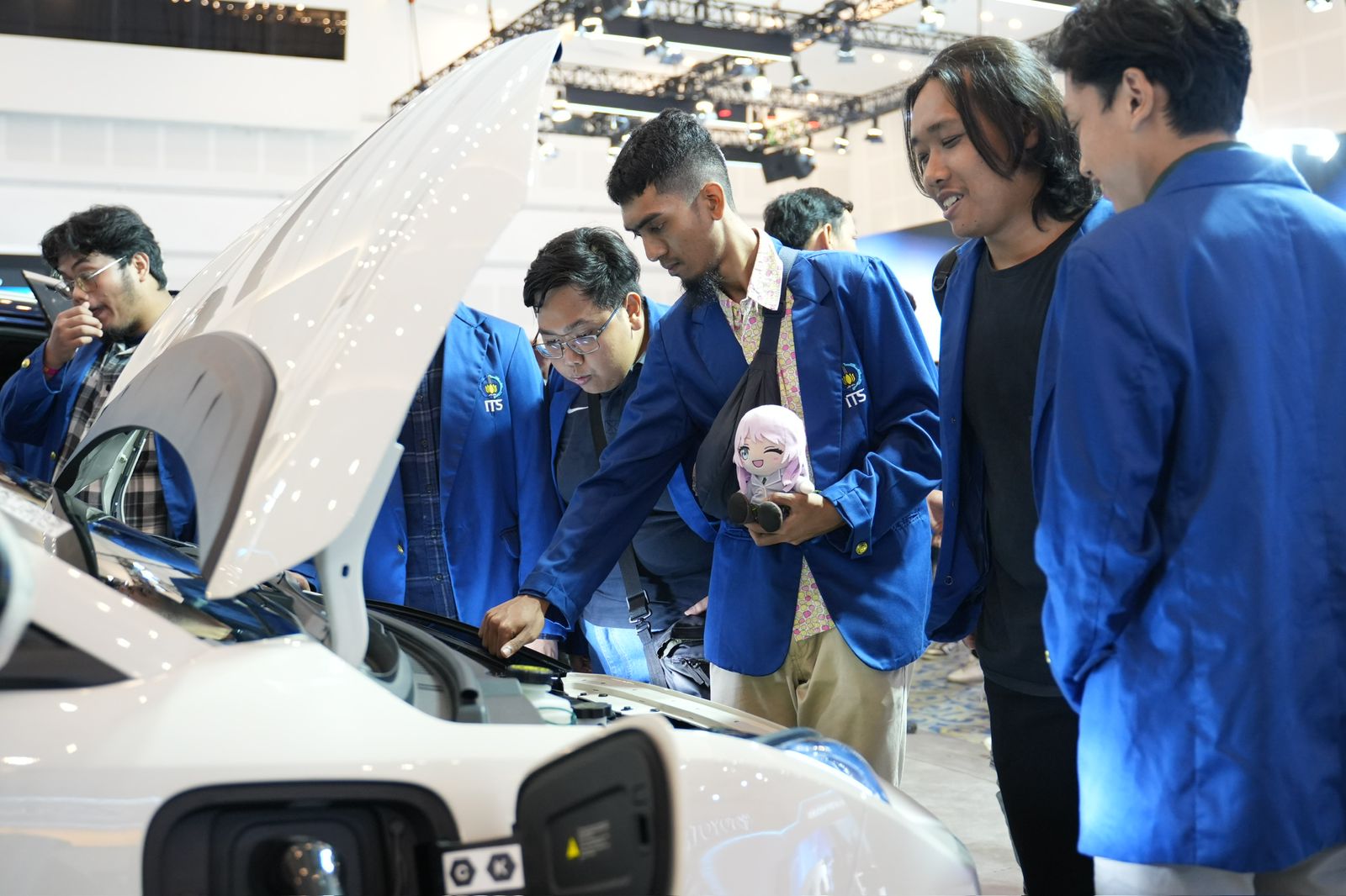GIIAS Surabaya 2025 Ajak Generasi Muda Mengenal Industri Otomotif Lebih Dekat Lewat Education Day