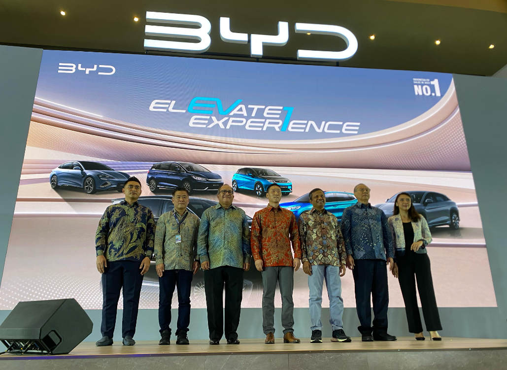 BYD Pamerkan Lini EV Terbaru dan Sediakan Fasilitas Test Ride di PEVS 2025