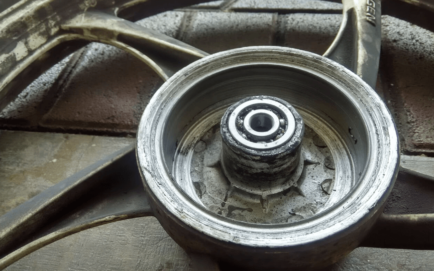 Sering Disepelekan, Ini 5 Biang Kerok Roda Motor Bunyi Dengung