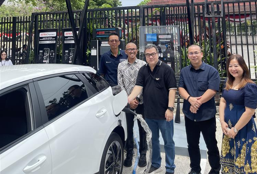 Perluas Infrastruktur Pengisian Kendaraan Listrik, Astra Otopower Hadir di Kota Palembang