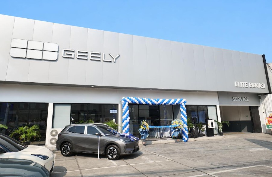 Geely Resmikan Dua Dealer Baru di Bekasi dan PIK 2, Hadirkan Layanan 3S Lengkap