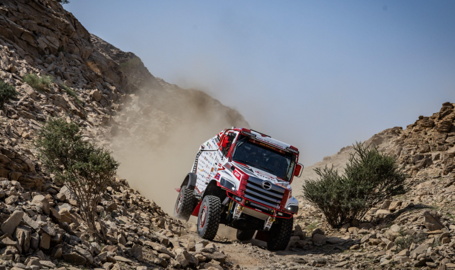 Rally Dakar 2026: Hino Team Sugawara Terus Merangkak Naik ke Papan Atas