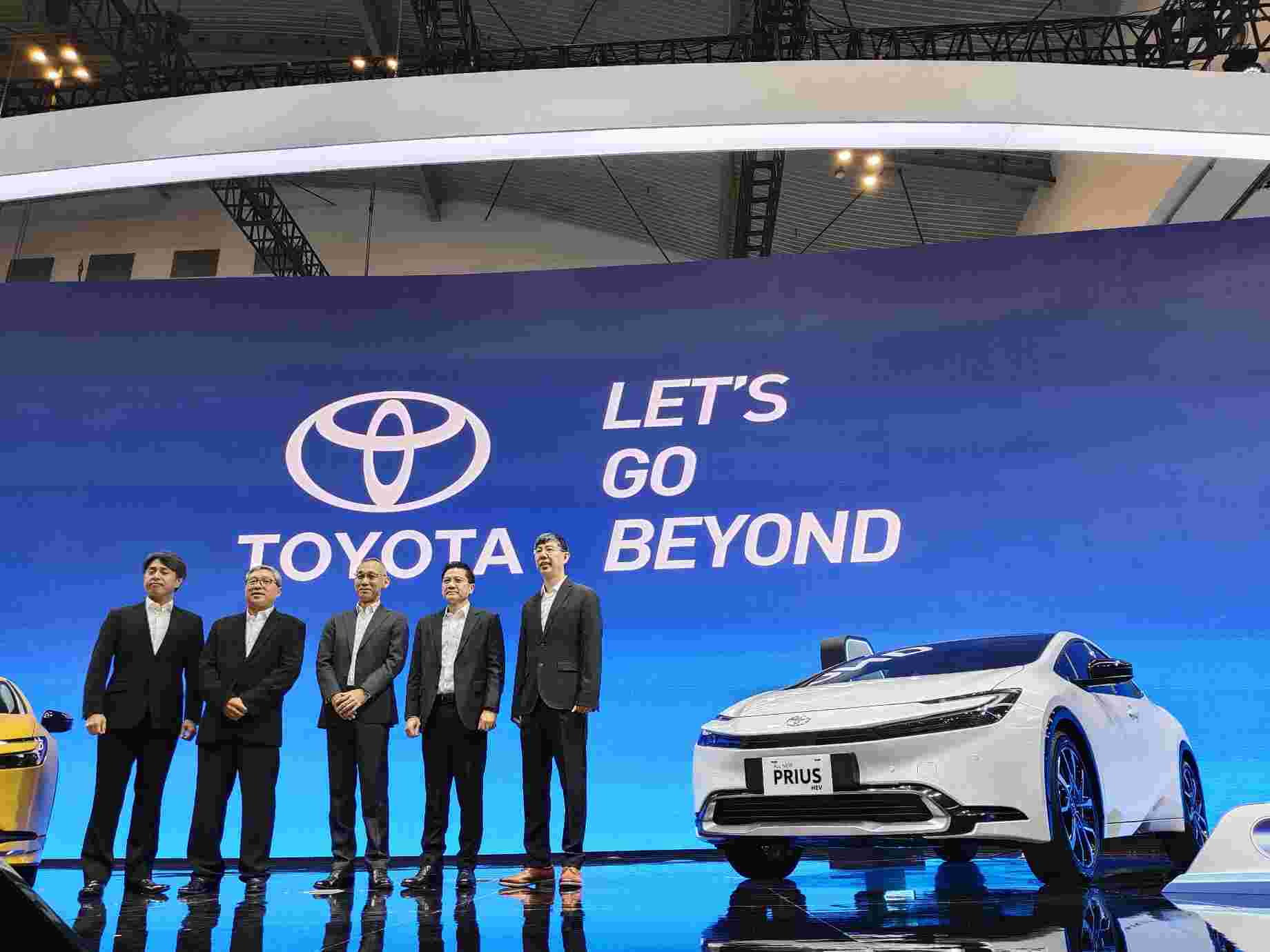 Toyota Tebar Deretan Mobil Ramah Lingkungan di GIIAS 2024