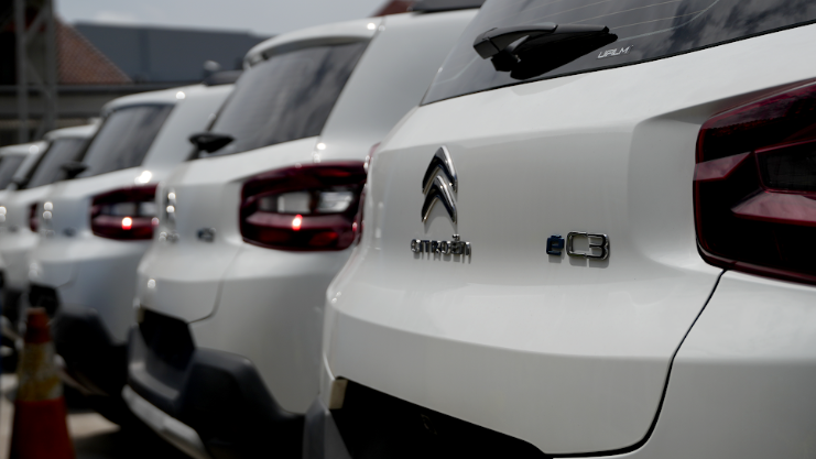 Kolaborasi Berlanjut di GJAW 2025, Citroen E-C3 Jadi Andalan Armada Taksi Listrik PT Express Transindo