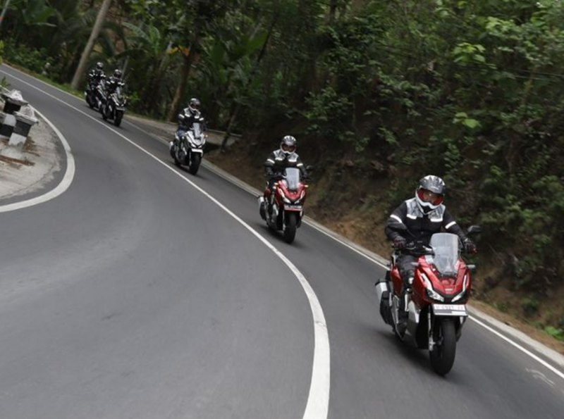 Cara Aman Rem Di Tanjakan Untuk Sepeda Motor Matic