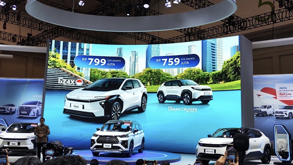 Resmi Diproduksi di Indonesia, New bZ4X dan New Urban Cruiser EV Mulai Dijual Toyota di Pameran GJAW