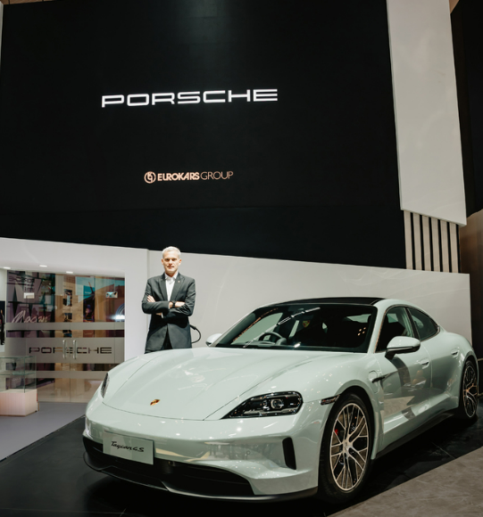 Porsche Indonesia Dengan Bangga Mengumumkan Debut Nasional all-electric Taycan Baru dan Generasi Ketiga Panamera Baru