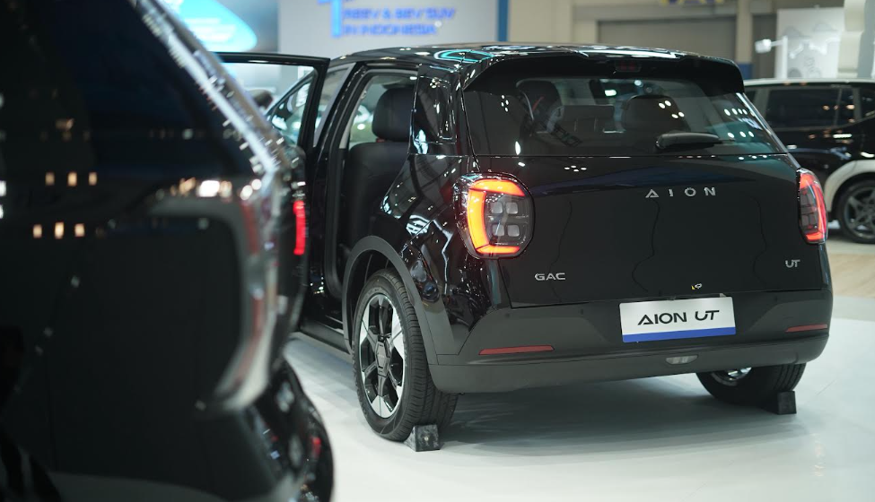 GAC AION UT Black Resmi Meluncur di GIIAS 2026, Dibanderol Rp 200 Jutaan!