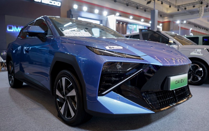 Omoda O4 Resmi Meluncur di Bandung, Mobil Listrik Futuristis dengan Jarak Tempuh 611 Km