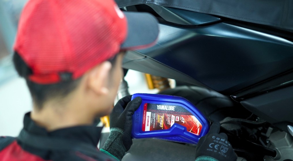 Biar Nggak 'Kena Zonk' di Bengkel, Ini Hal yang Wajib Ladies Pahami Saat Servis Motor