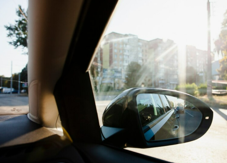 Pengertian  Blind Spot Pada Saat Mengendarai Mobil