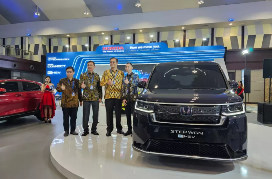 Honda STEP WGN e:HEV Melantai di GIIAS Semarang 2025