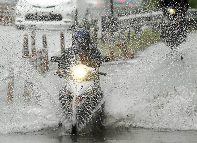 Ini Akibatnya Jika Anda Suka Menerjang Banjir