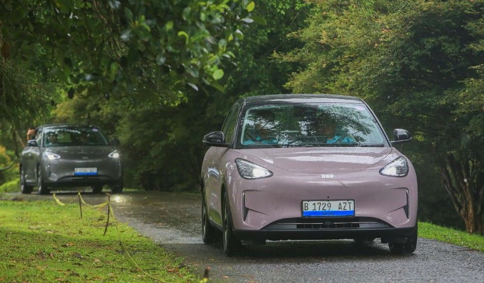 Ekspor Geely Melesat, Mobil Listrik dan Hybrid Jadi Andalan di Pasar Global