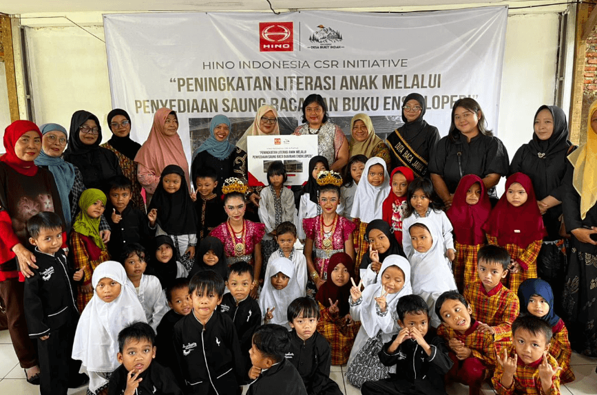 Dorong Literasi Anak, Hino CSR Bangun Saung Baca di Desa Ciwangi Purwakarta 