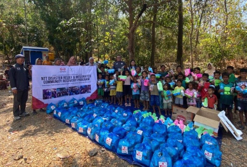 Hino Gerak Cepat Bantu Korban Gempa NTT, Dirikan Tenda Ramah Anak hingga Salurkan 80.000 Liter Air Bersih
