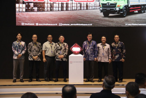 Hino Finance Indonesia Luncurkan Paket Premium di GIIAS 2024  Jalankan Usaha Makin Nyaman 