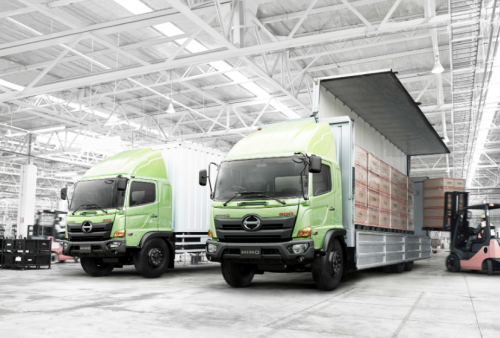 Jadi Andalan Pelaku Usaha, Hino Pertahankan Posisi Market Leader Medium Duty Truck 25 Tahun Berturut-turut