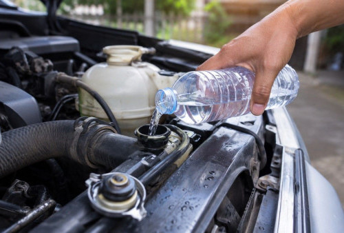 Niat Hemat Malah Boncos, Ini Bahaya Isi Radiator Mobil Pakai Air Biasa