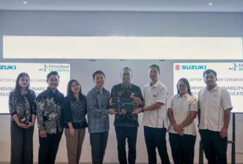 Re-Laptop Project: Suzuki Donasikan 25 Laptop Operasional Buat Siswa Belajar Coding dan AI