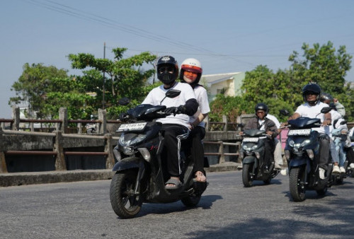 Seru! Pengguna Yamaha GEAR ULTIMA Diajak Rolling City dan Piknik Bareng Keluarga
